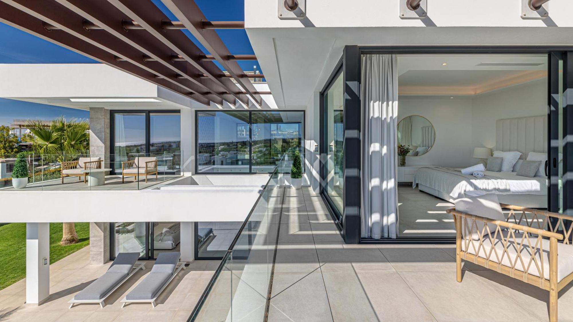 Vacation Marbella I Martinica, Turquoise Heated Pool, Rooftop Hot Tub With Sea View, Cine Room, 5 Min To The Estepona