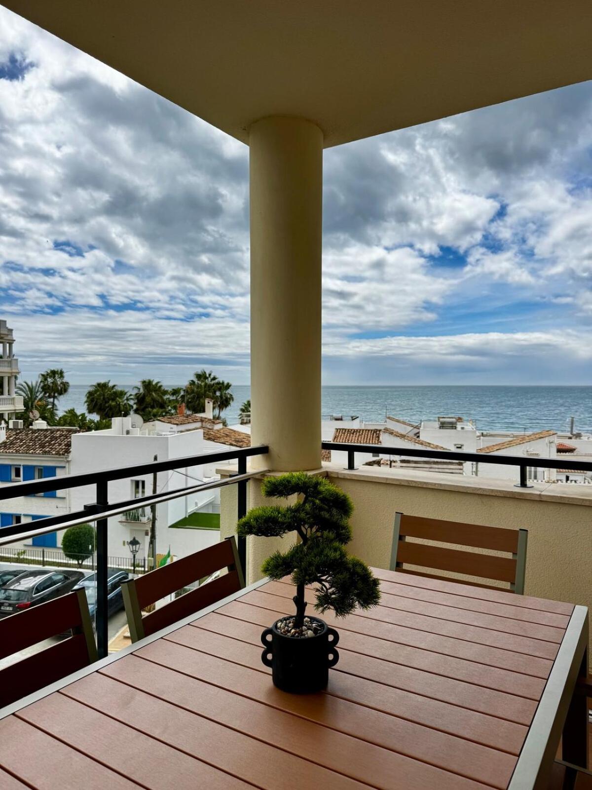Apartment Luxury On The & Infinity Pool, Marbella Estepona