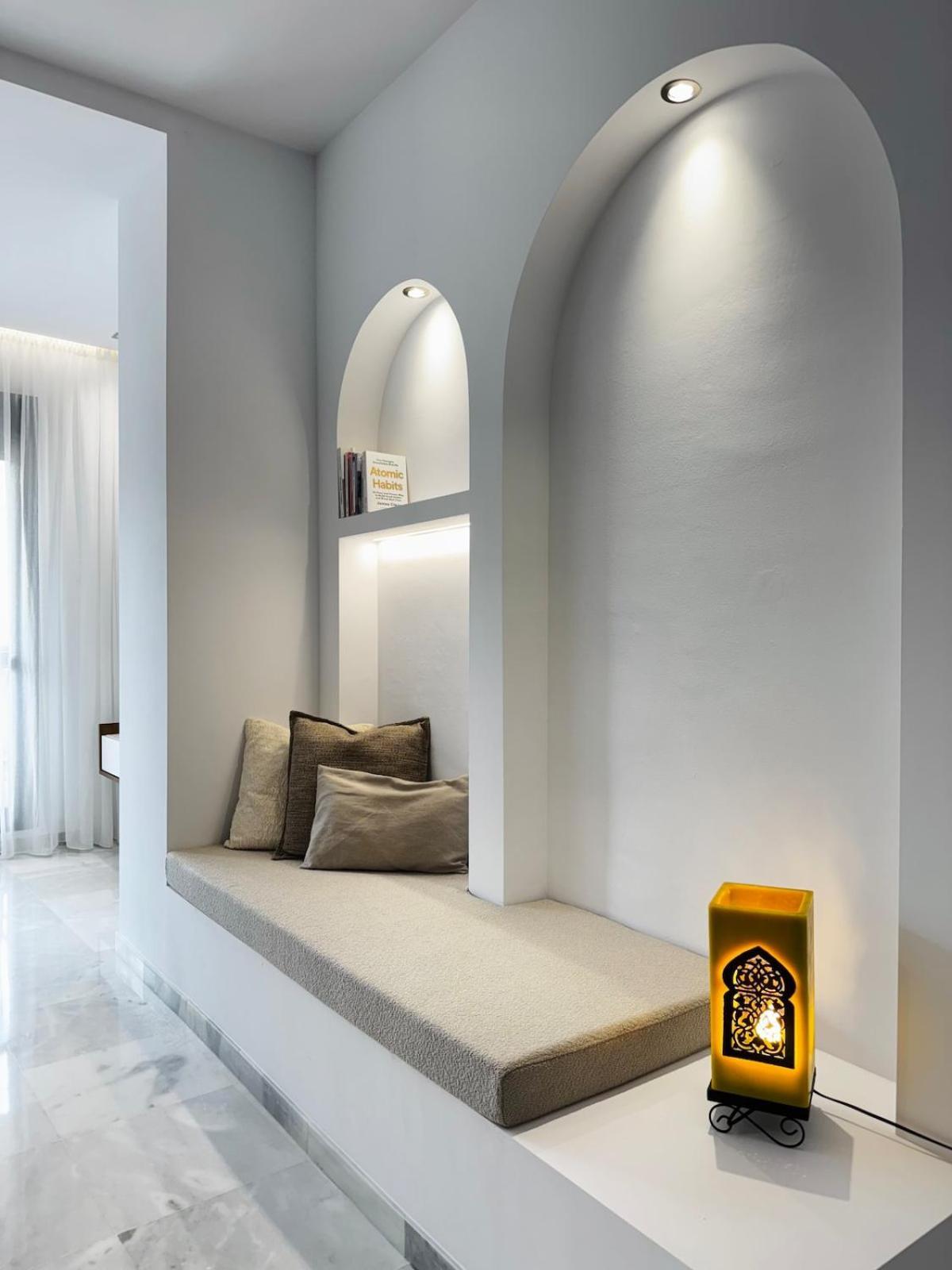 Luxury On The & Infinity Pool, Marbella Apartment *