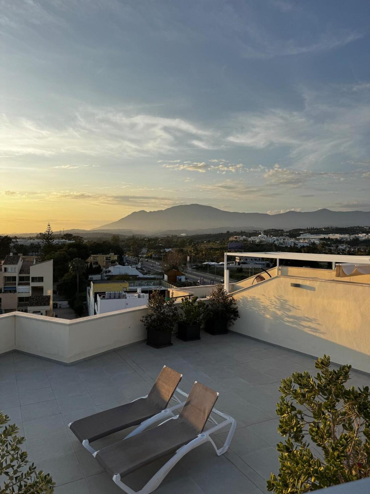 Luxury On The & Infinity Pool, Marbella Apartment