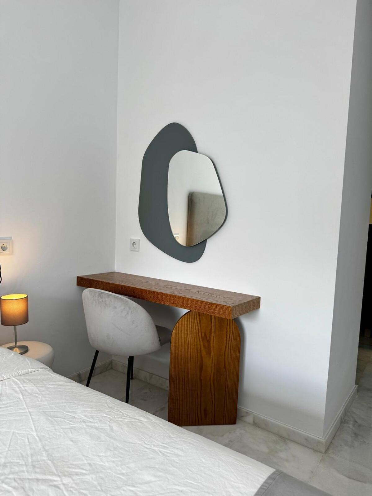 Luxury On The & Infinity Pool, Marbella Apartment *