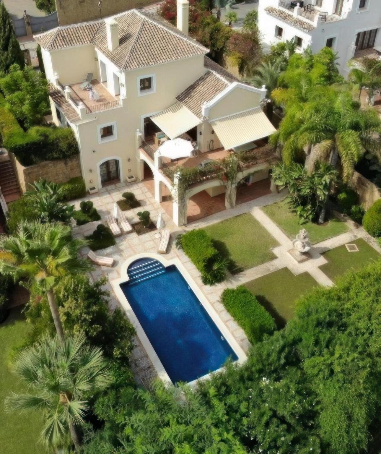 Luxury At Maria In El Paraiso Spain