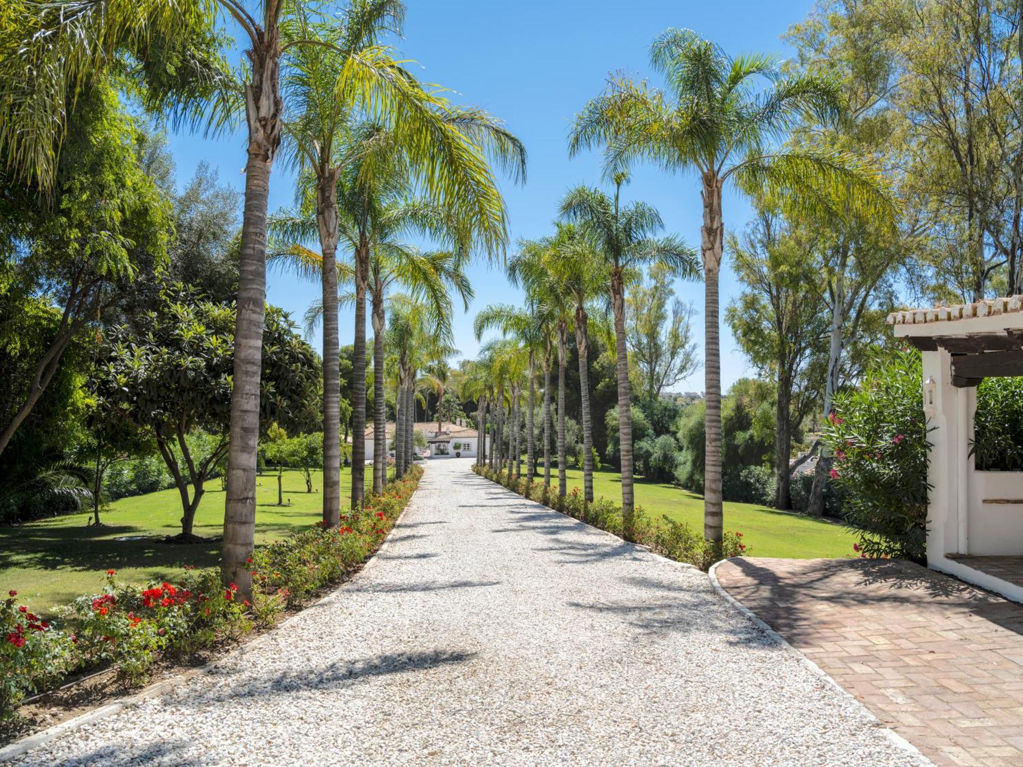 Smb10 - Stunning Luxury On A Private Domaine At Padierna Golf Club Golf Club Villa *