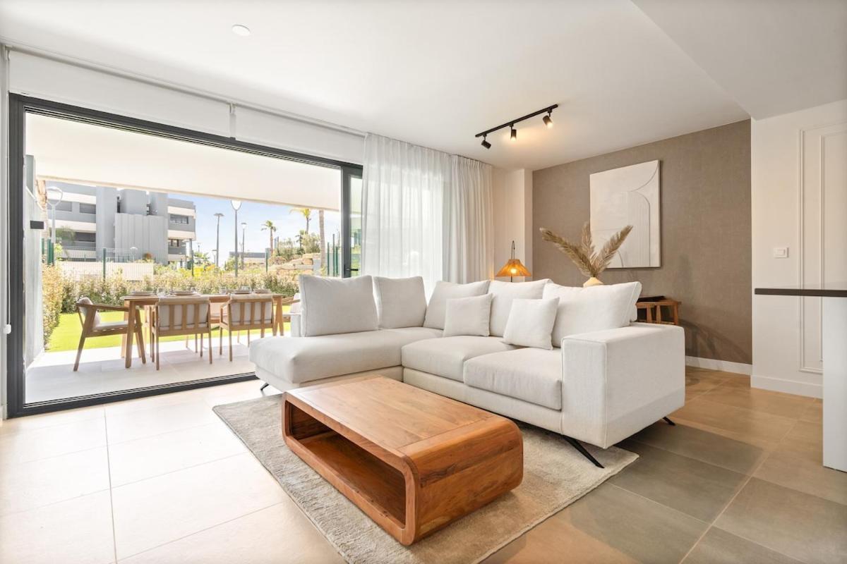 Apartamento Oasis 325 With Private Garden & Wellnes Estepona