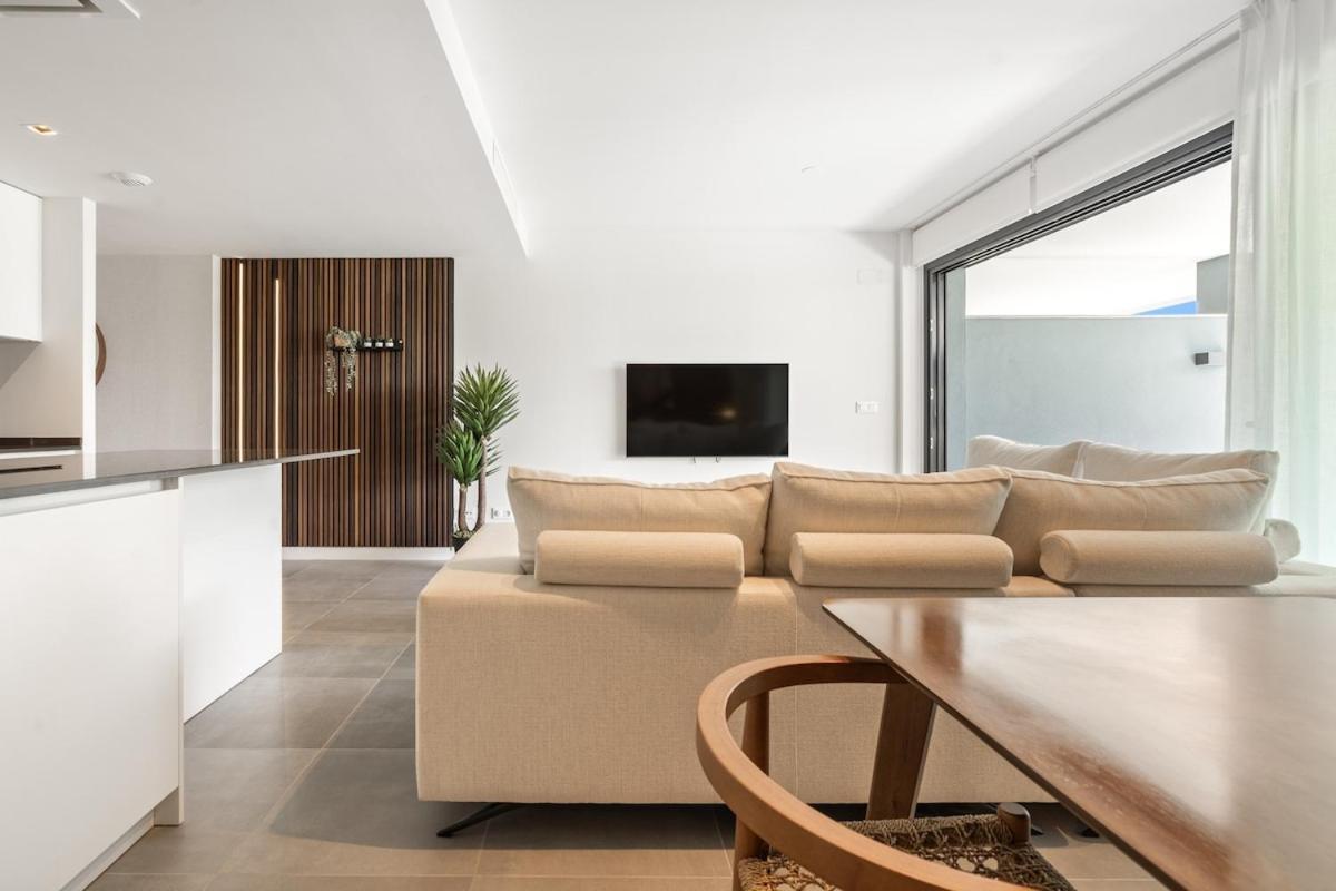 Oasis 325 With Private Garden & Wellnes * Estepona