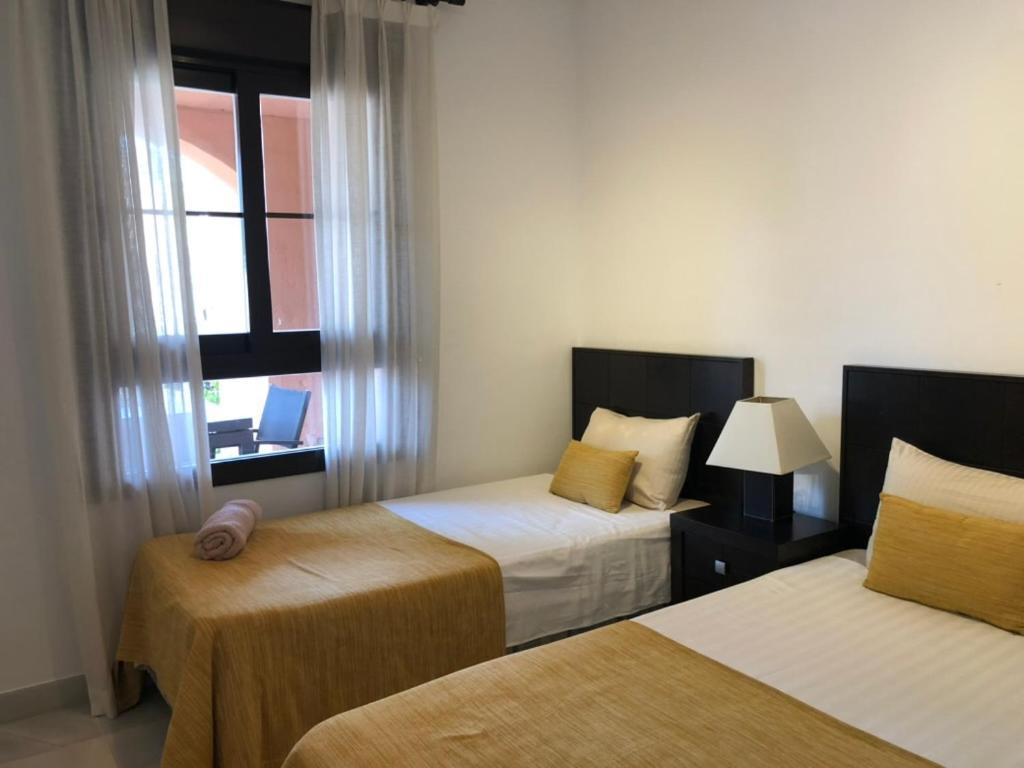1197: 3 Bedroom Grd Floor Hacienda Del Sol * Estepona