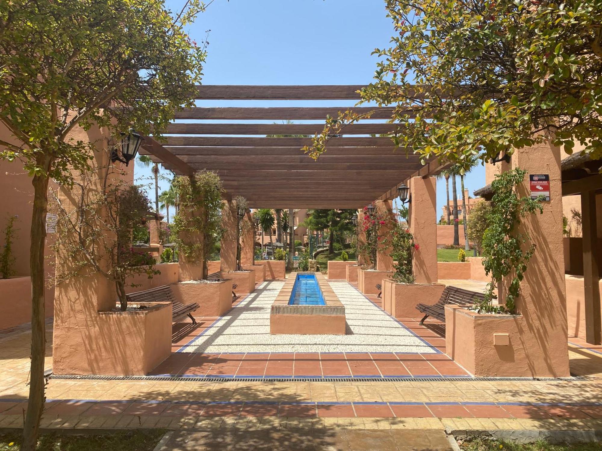 1197: 3 Bedroom Grd Floor Hacienda Del Sol Apartment