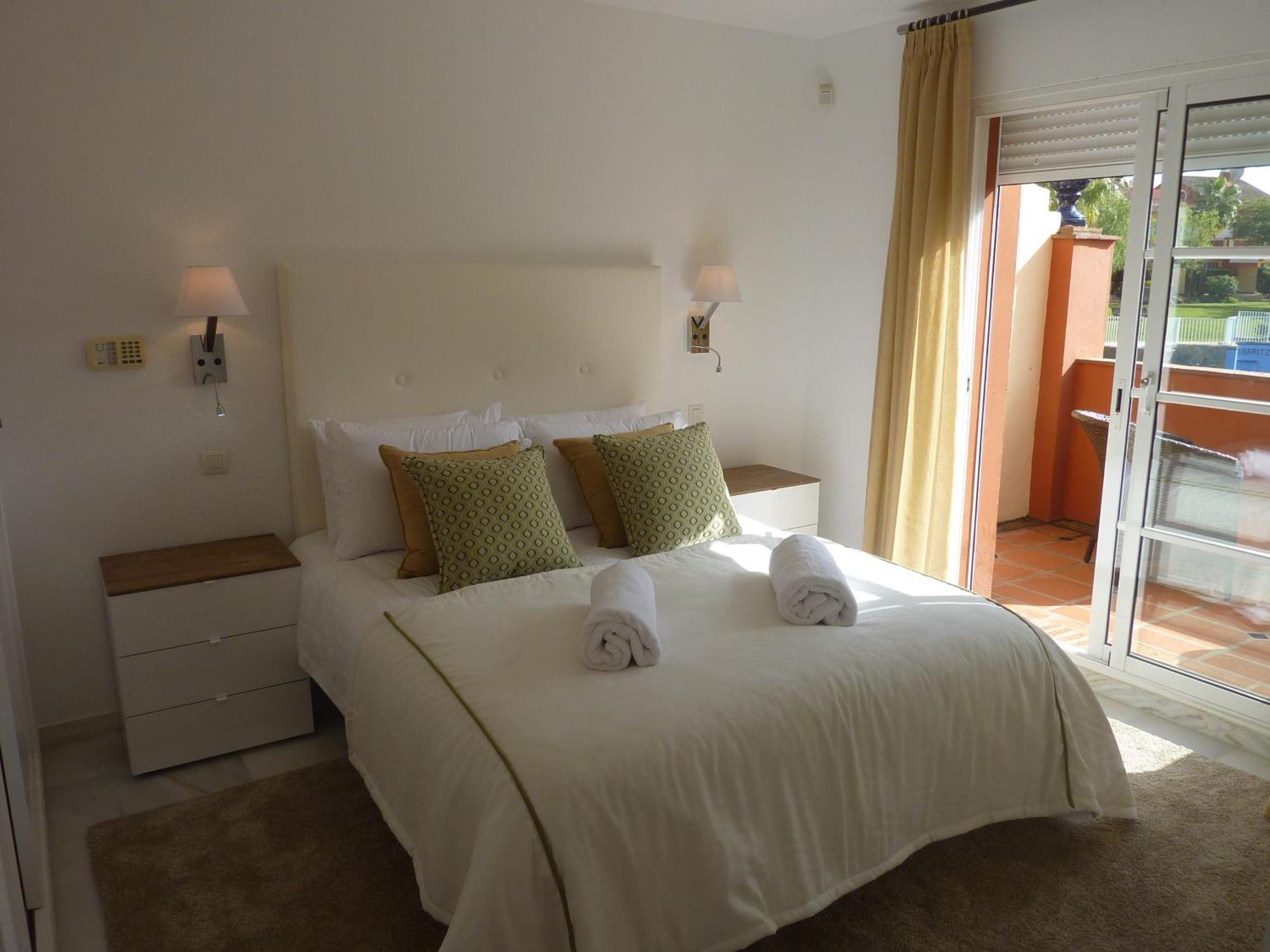 1264: 3 Bed Townhouse In Monte Biarritz Paraiso Apartamento