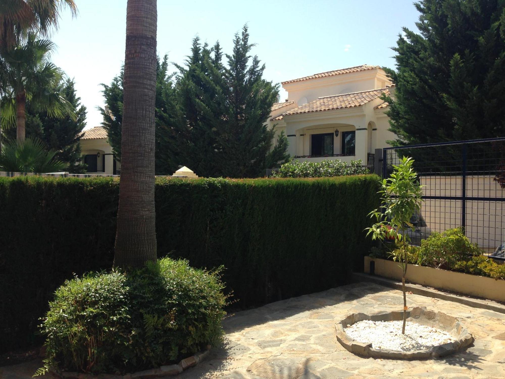 1264: 3 Bed Townhouse In Monte Biarritz Paraiso Apartamento *