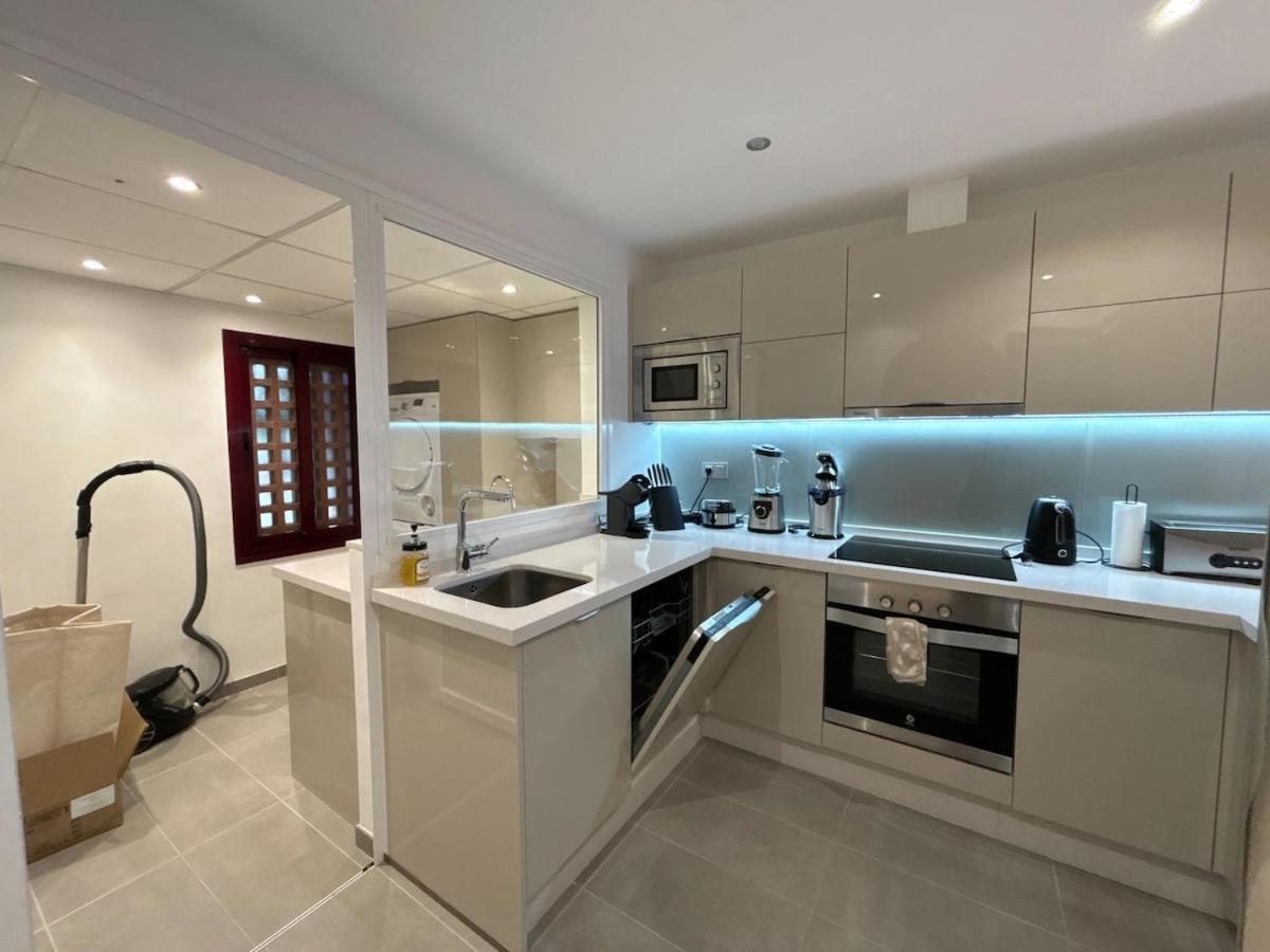 Te Huur 2 Slaapkamers Frontline Complex