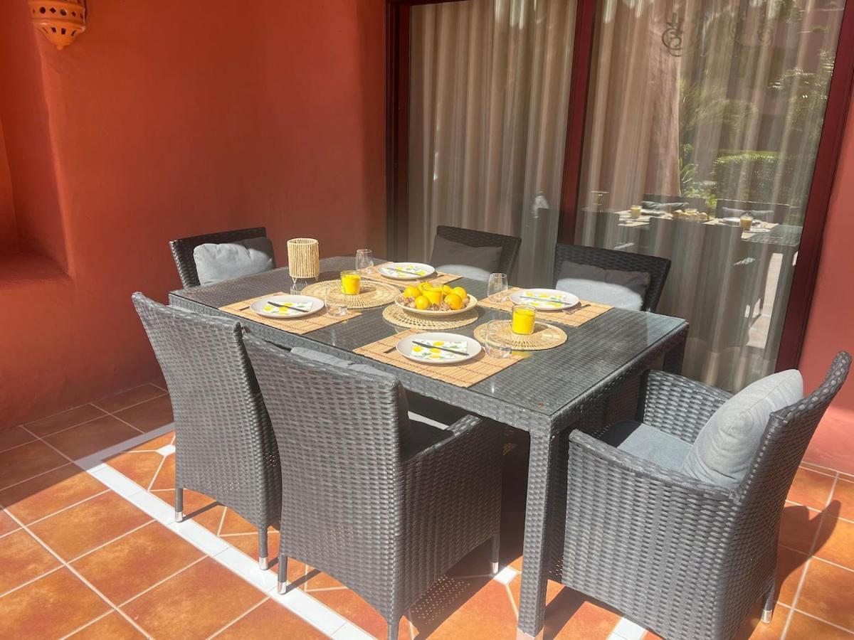 Te Huur 2 Slaapkamers Frontline Complex Apartment