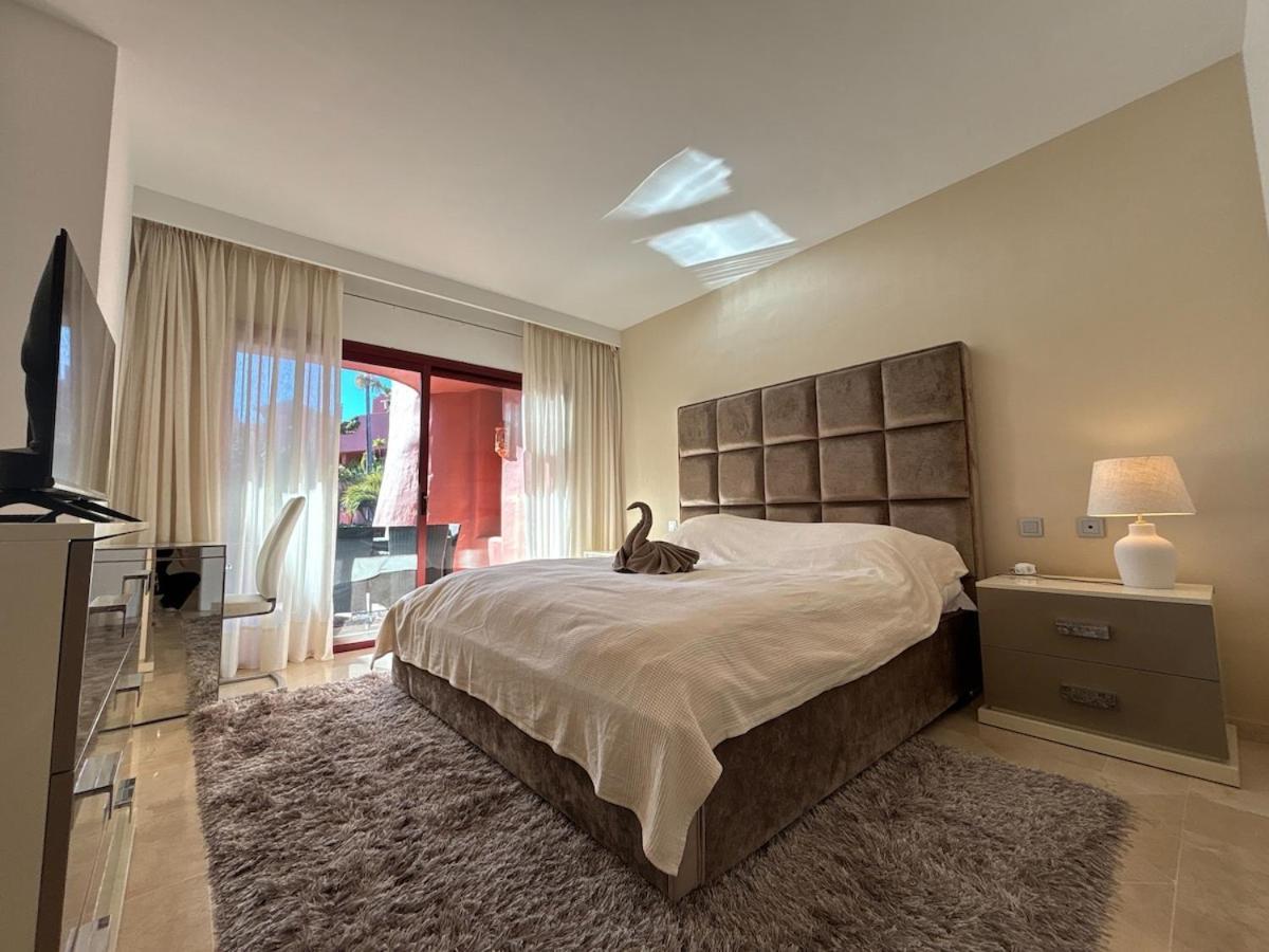 Te Huur 2 Slaapkamers Frontline Complex *