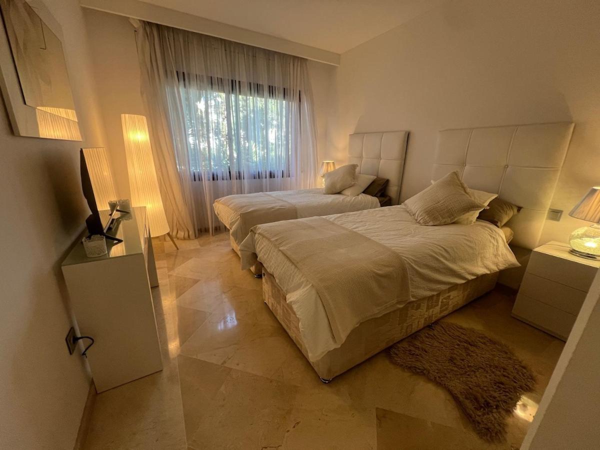 Te Huur 2 Slaapkamers Frontline Complex Apartment *
