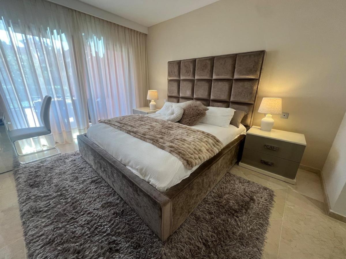 Te Huur 2 Slaapkamers Frontline Complex Apartment