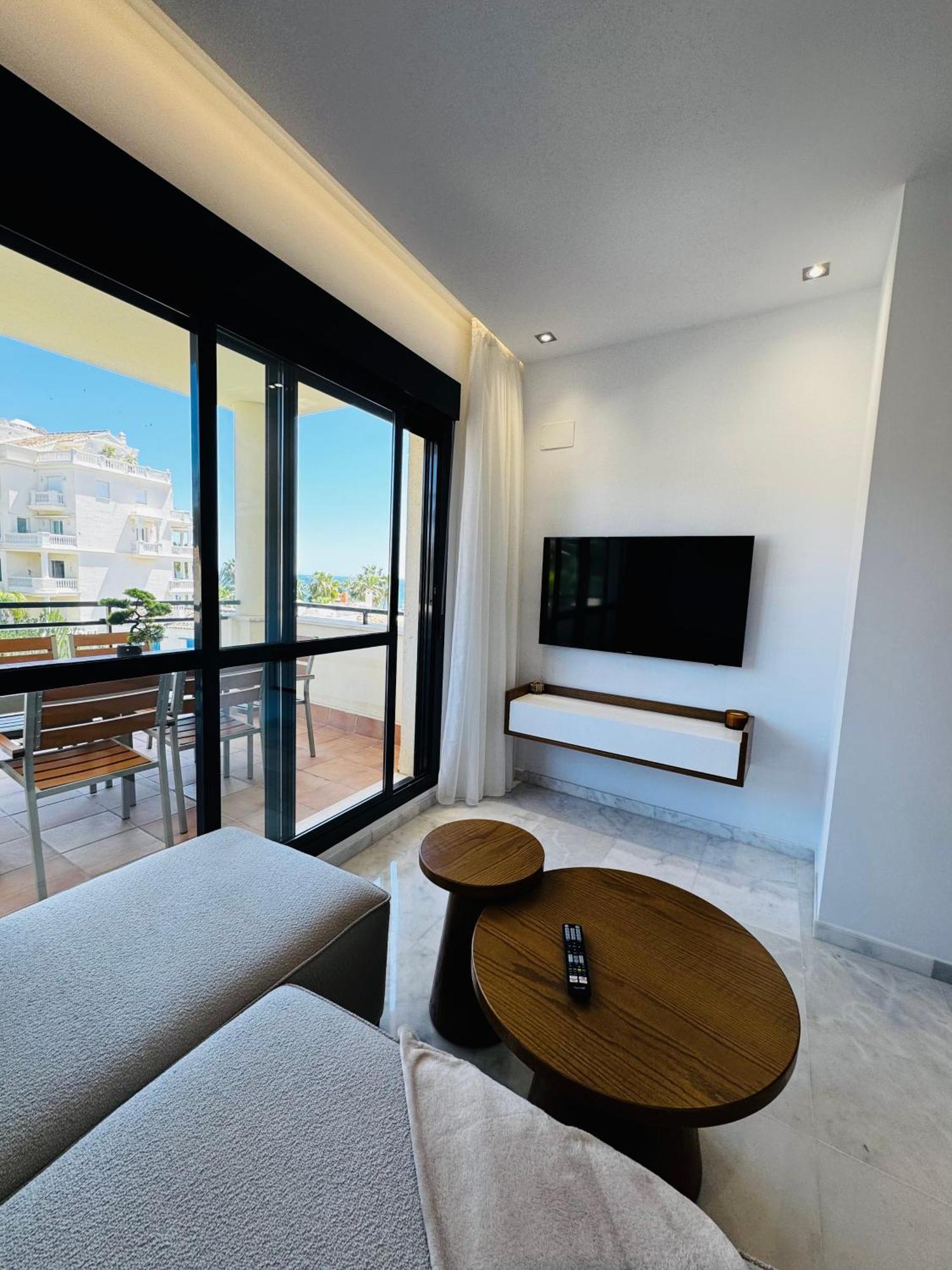 Apartment Luxury On The & Infinity Pool, Marbella Estepona