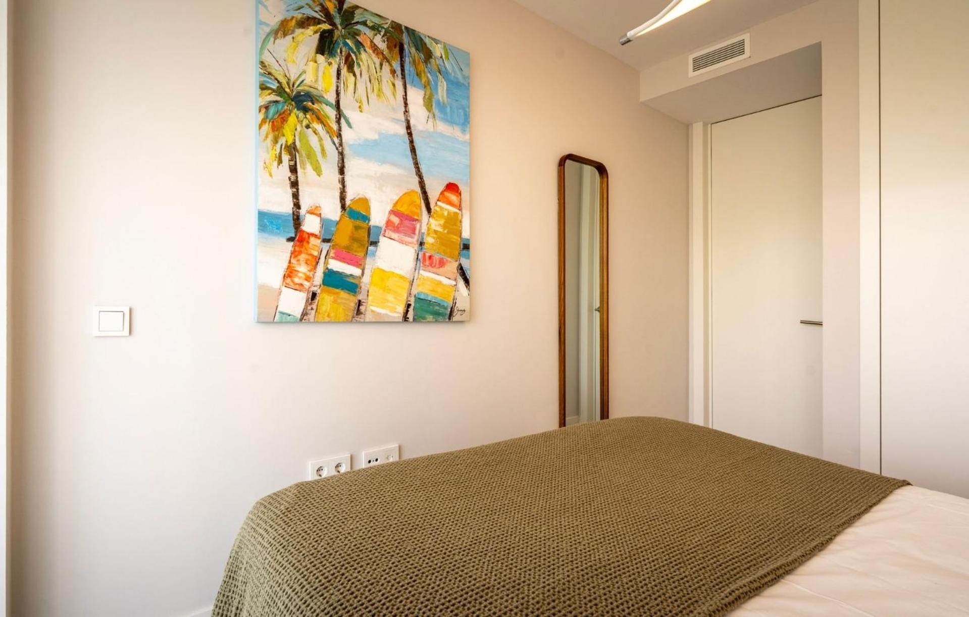 Modern 3-bedroom Luxury With Panoramic Sea Views The Edge, *