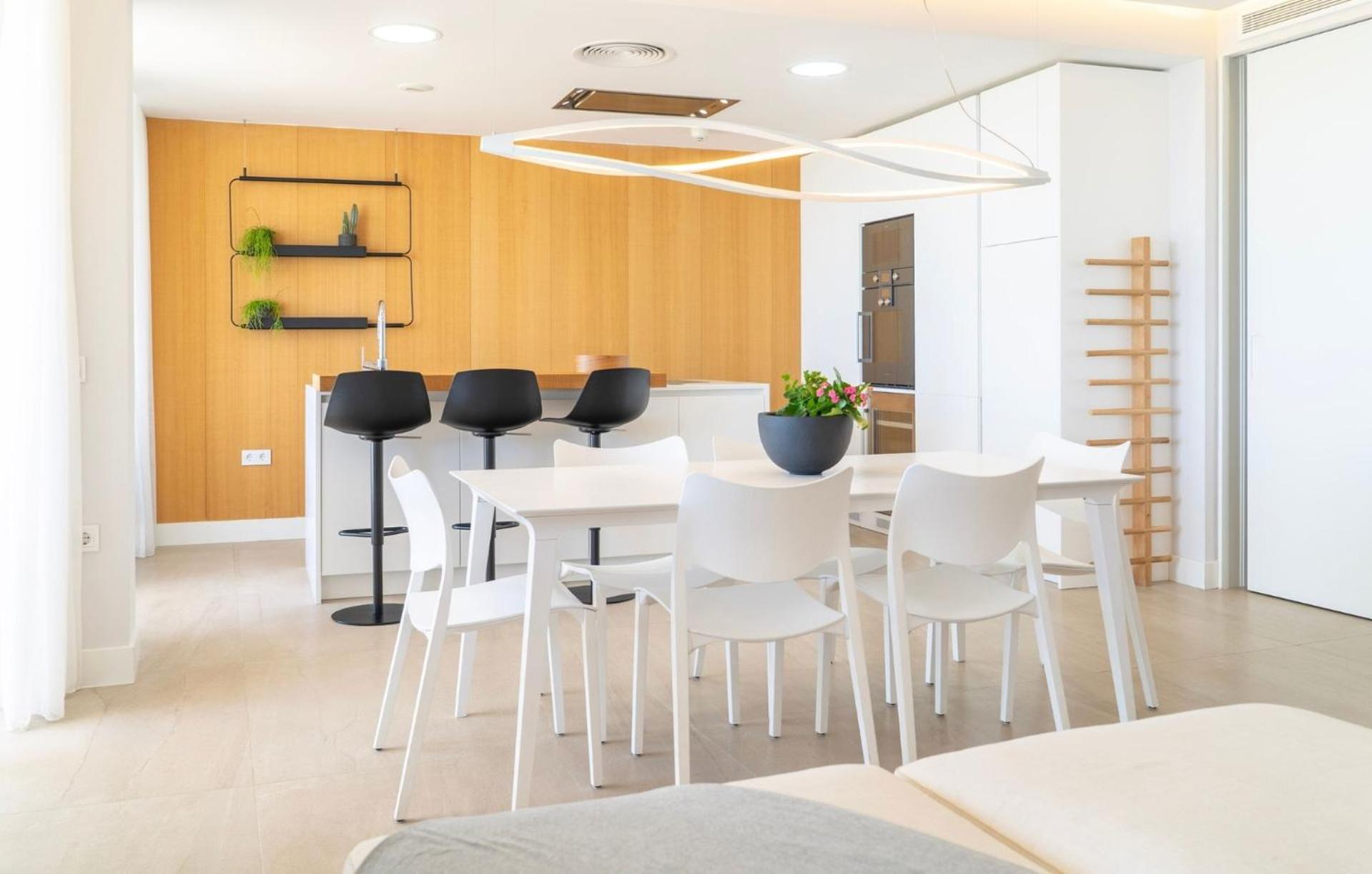 Modern 3-bedroom Luxury With Panoramic Sea Views The Edge,