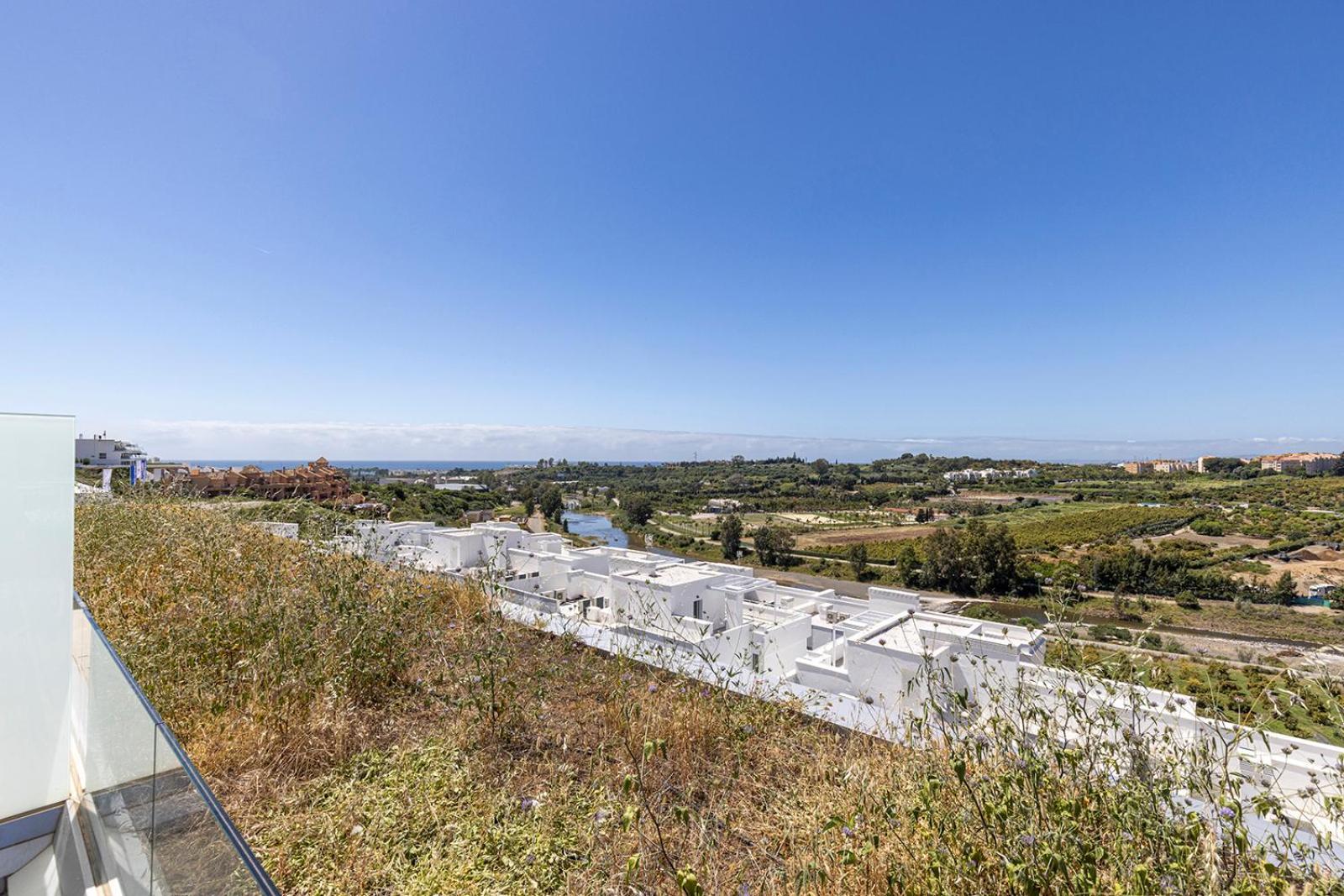 Stunning Three Bedroom Townhouse With Great Views! Apartment Estepona