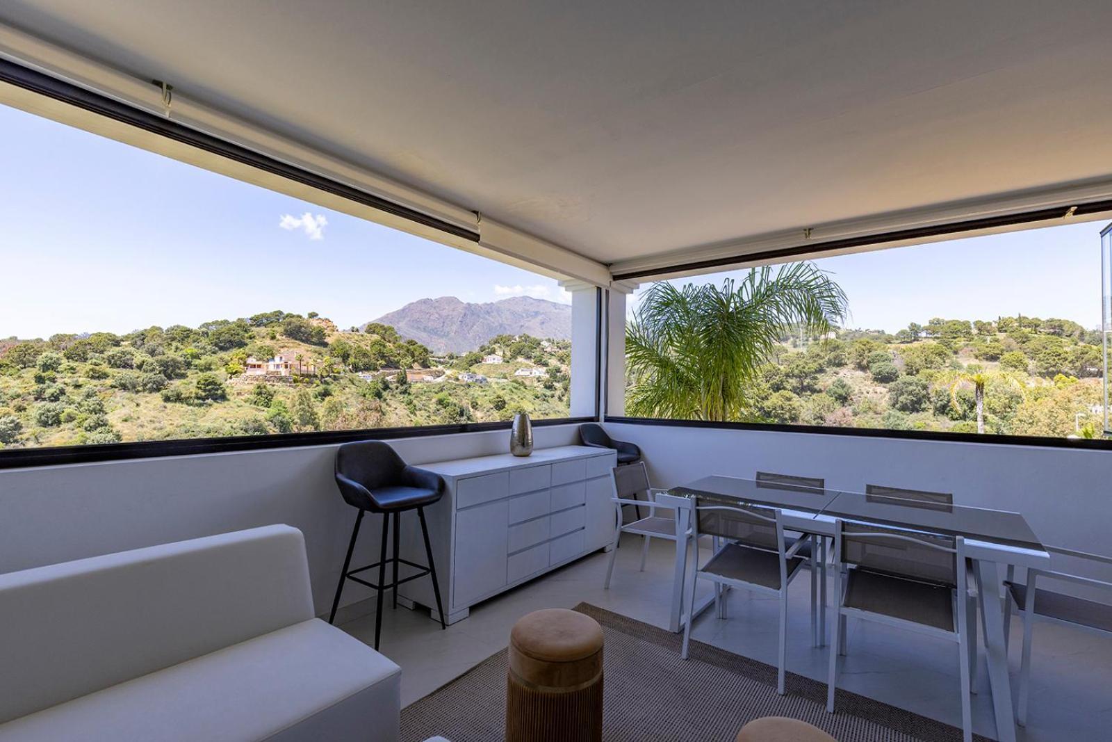 Stylish Hills With Lovely Views *