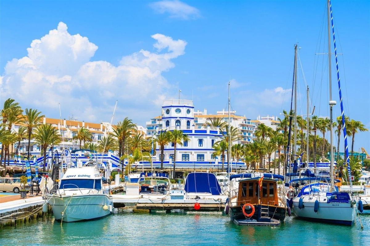 Apartment Modern 4-person With Pool & Indoor Parking Estepona