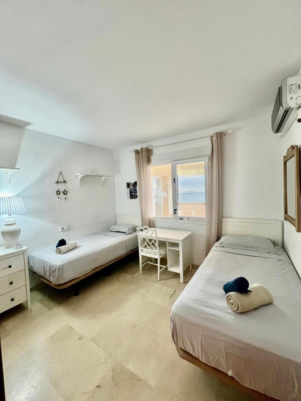Cozy Retreat In Port Apartment Estepona