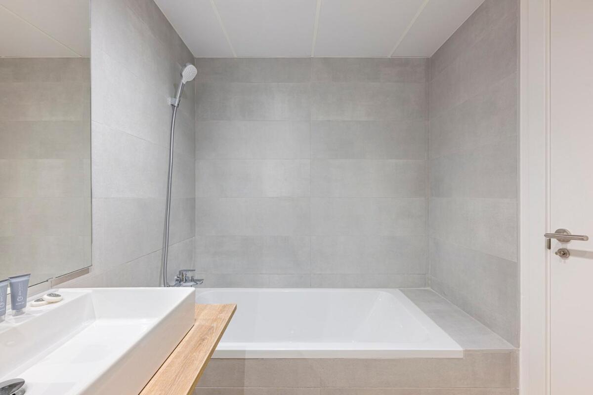 Fancy And Minimalist Flat In L Sea Views Apartamento Estepona