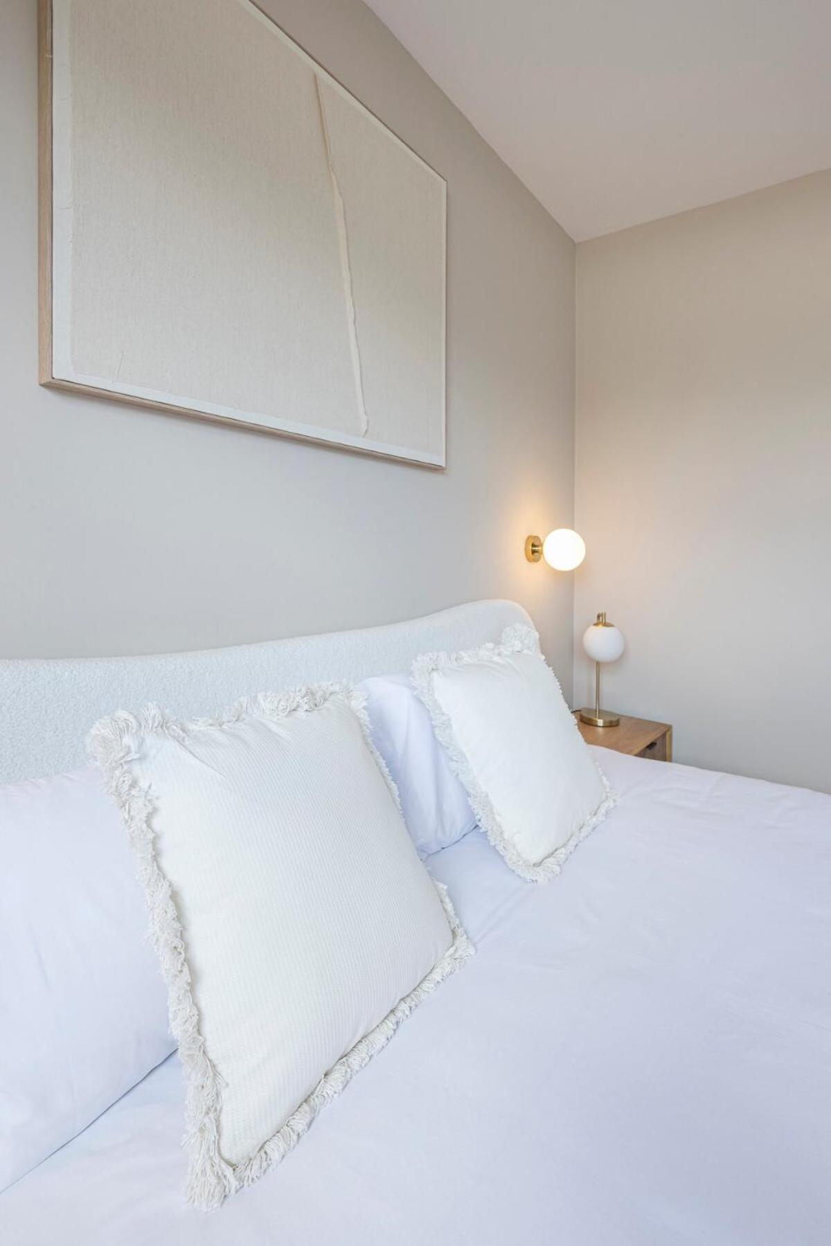 Fancy And Minimalist Flat In L Sea Views Estepona