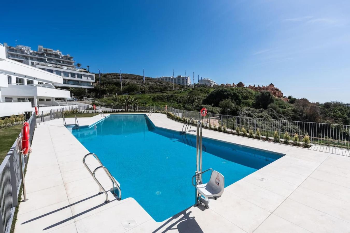 Appartement 3br With Great Panoramic Views At Oceana Gardens