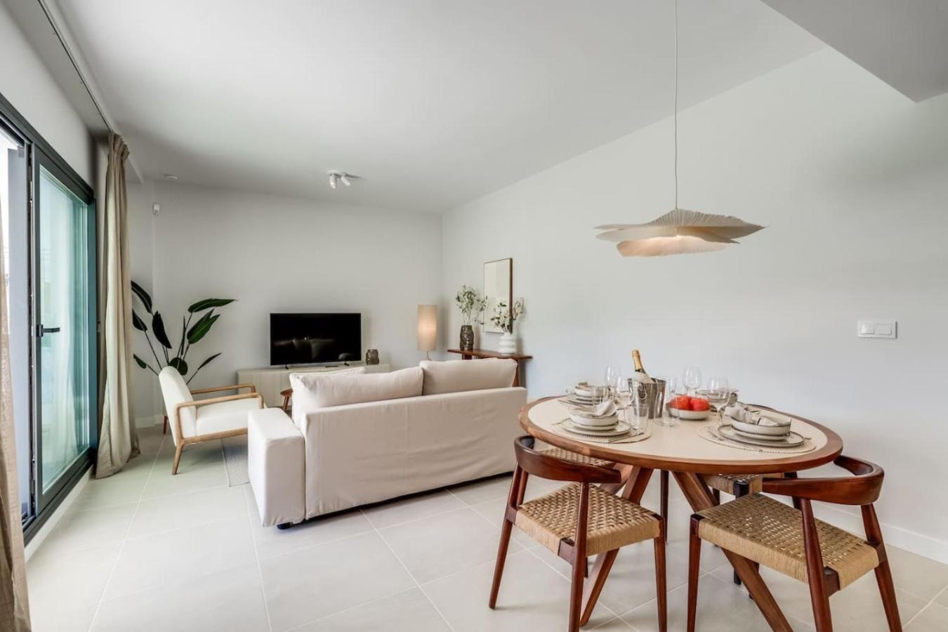 Apartamento Aranya - With Spacious Private Terrace Estepona