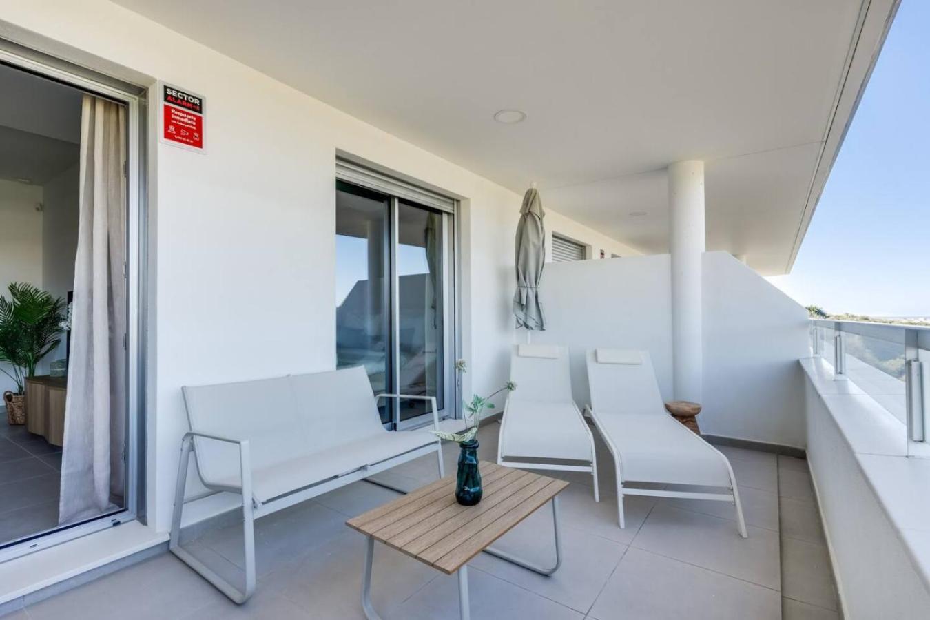 Casa Con Vistas - 2 Bedroom With Terrace *