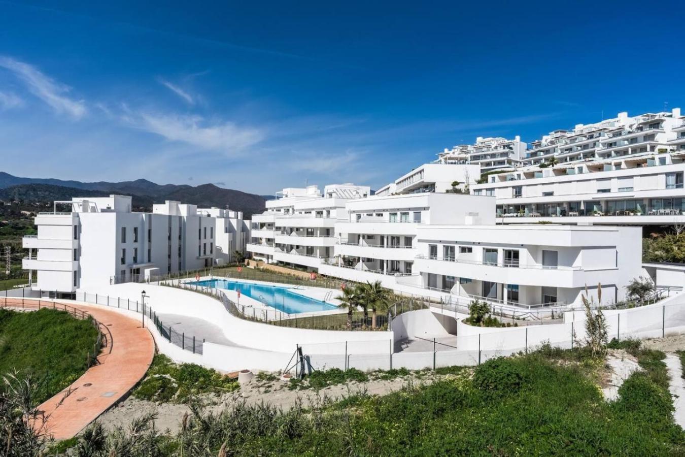 Casa Con Vistas - 2 Bedroom With Terrace Estepona