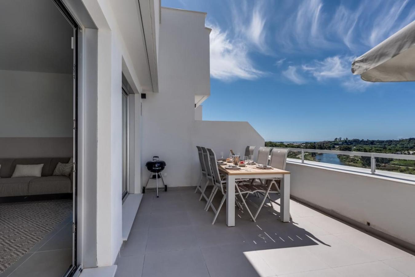 Charming 3br With Panoramic Views Apartment
