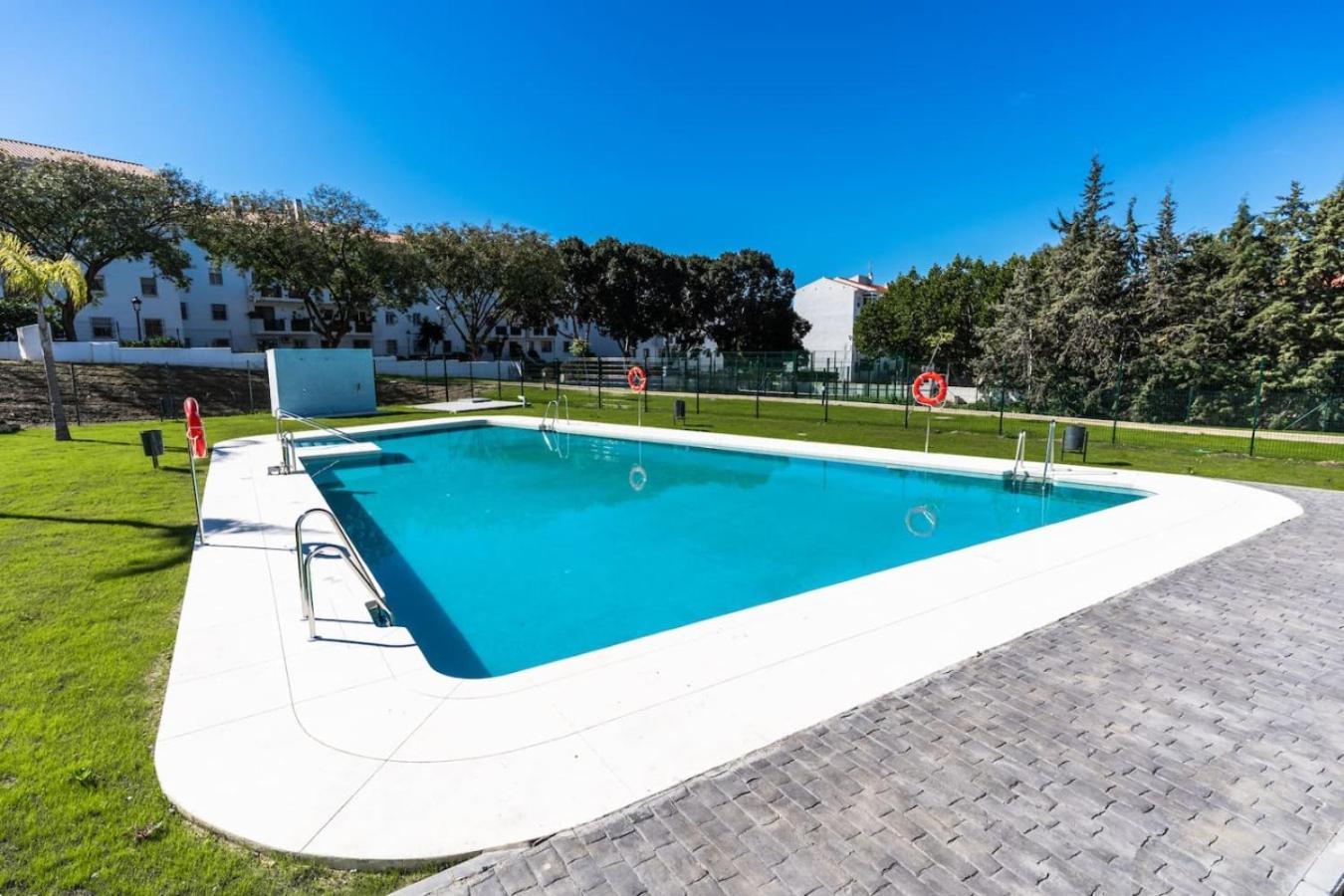 Aranya - Stylish 2br Apt. With Pool View