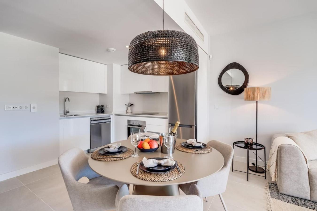 Appartement Aranya - Stylish 2br Apt. With Pool View *