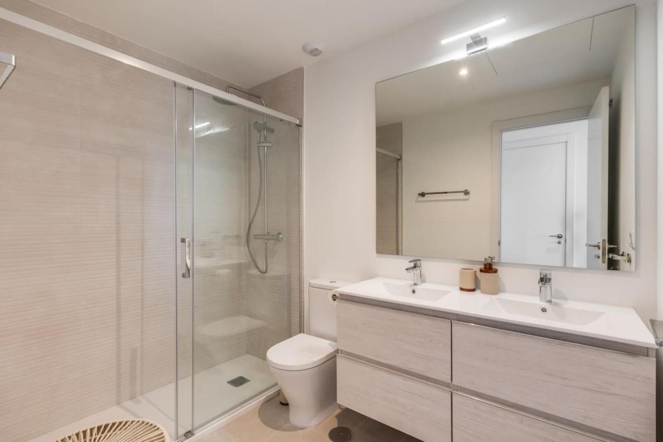 Apartment Brand New Penthouse In *