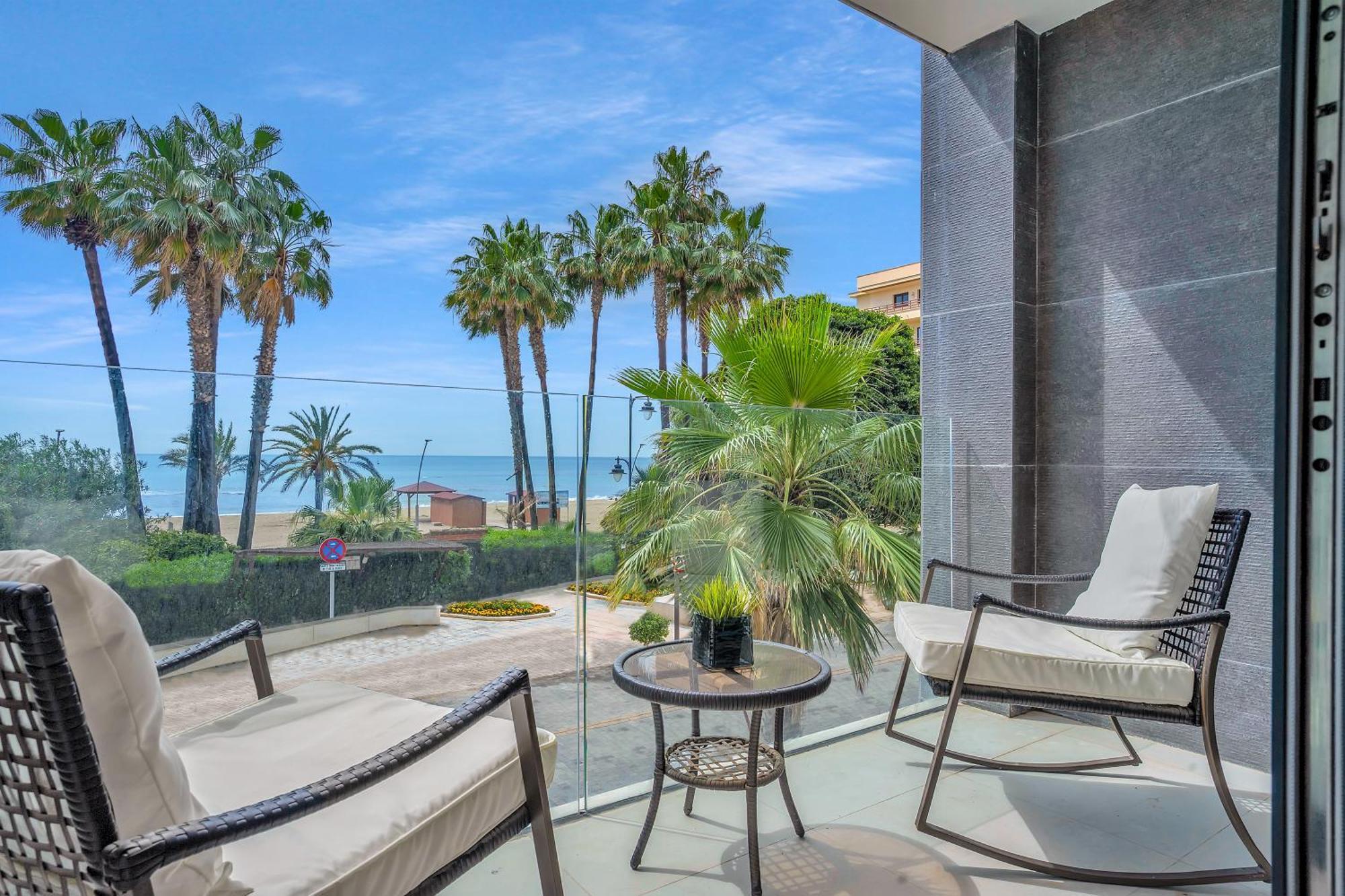 La Viu - Luxury Beachfront Apartamento Estepona