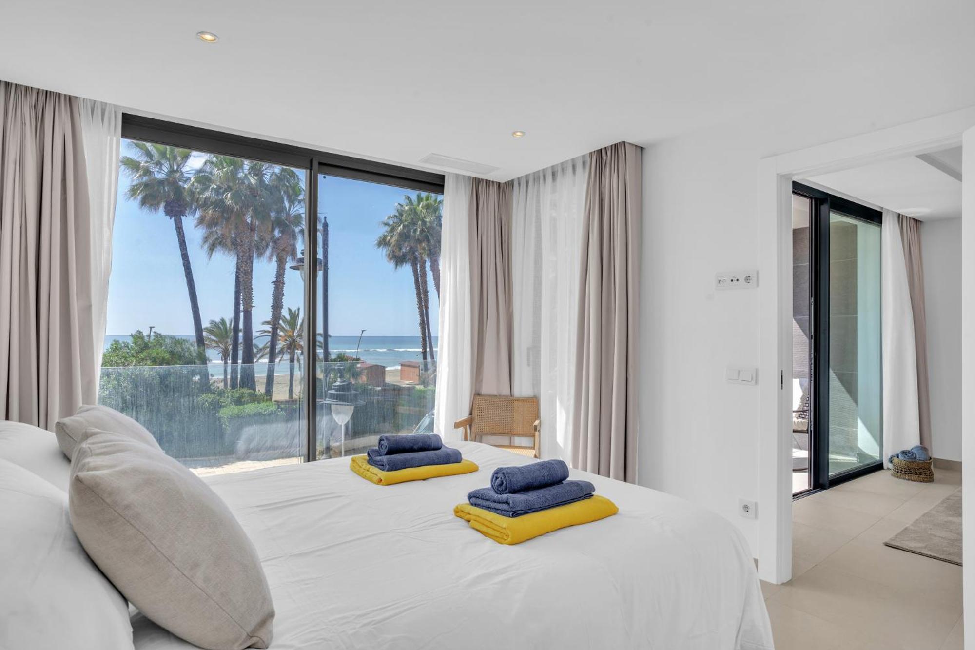 La Viu - Luxury Beachfront * Estepona