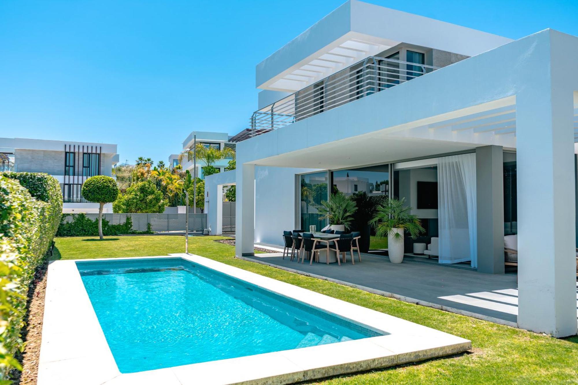 Dominica Villa Estepona
