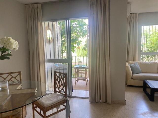 Lovely Spacious 2 Bedroom Flat Between Marbella And * Estepona