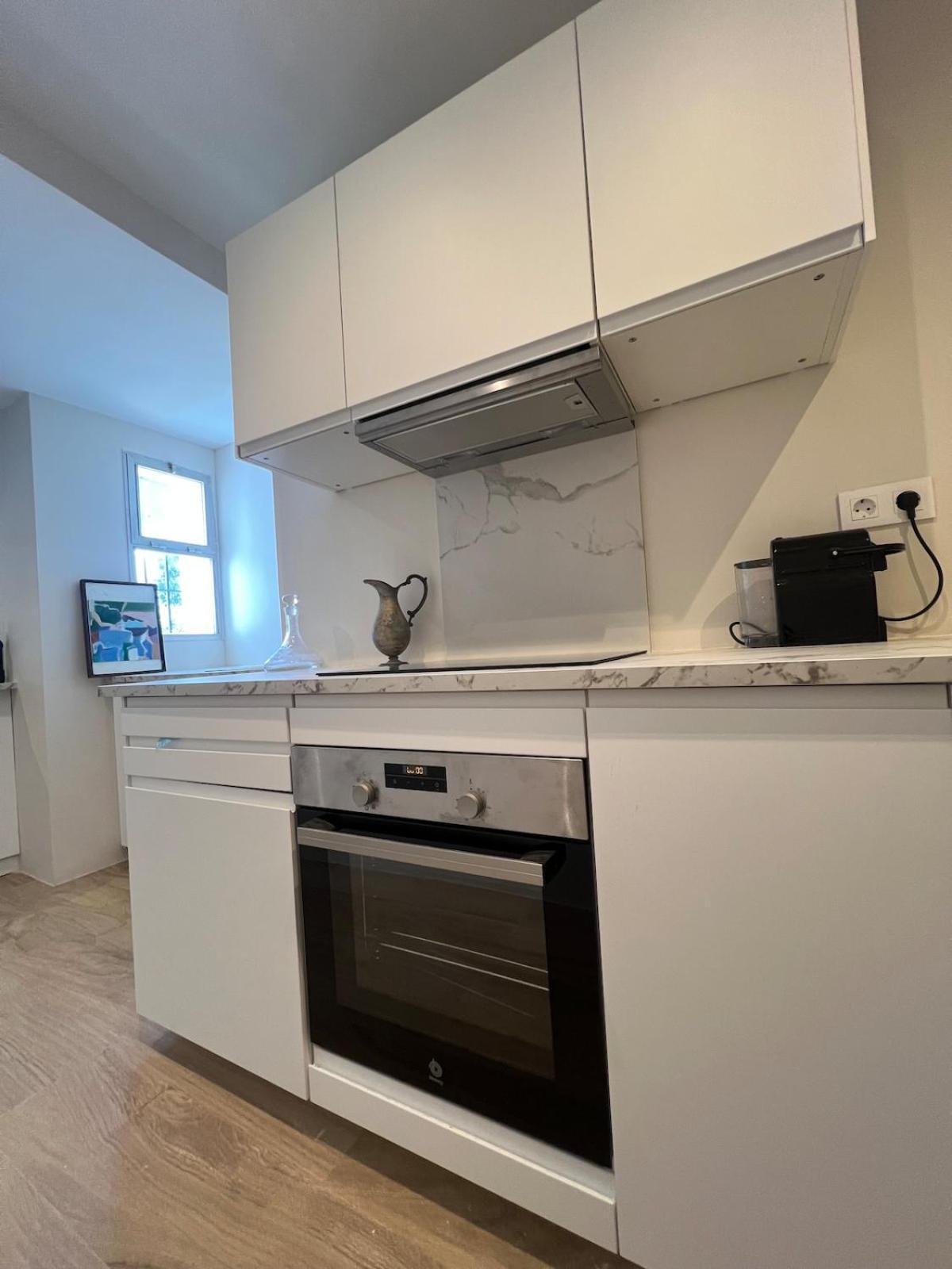 Lovely Spacious 2 Bedroom Flat Between Marbella And Apartment *