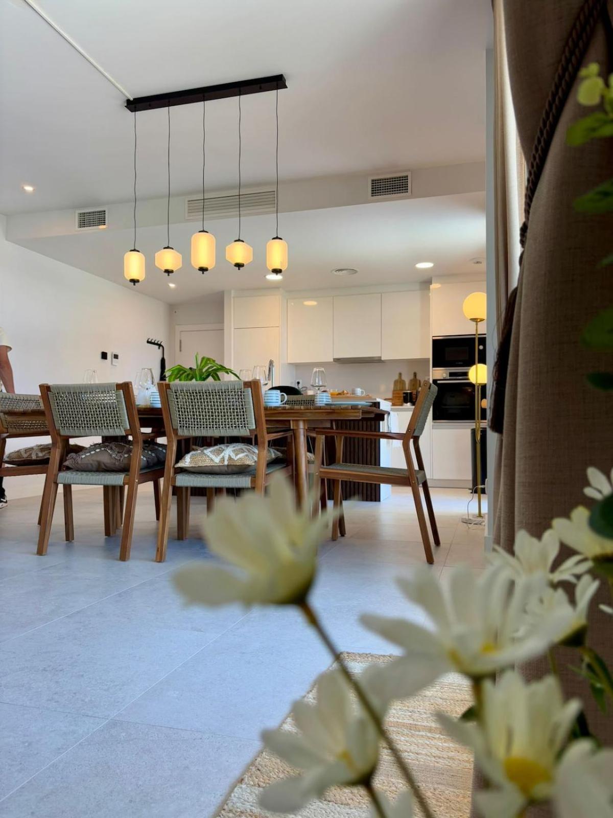 Apartment Modern 4-person With Pool & Indoor Parking *