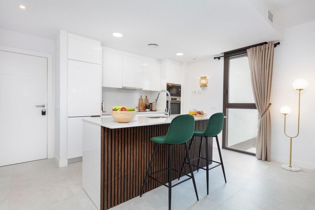 Apartment Modern 4-person With Pool & Indoor Parking