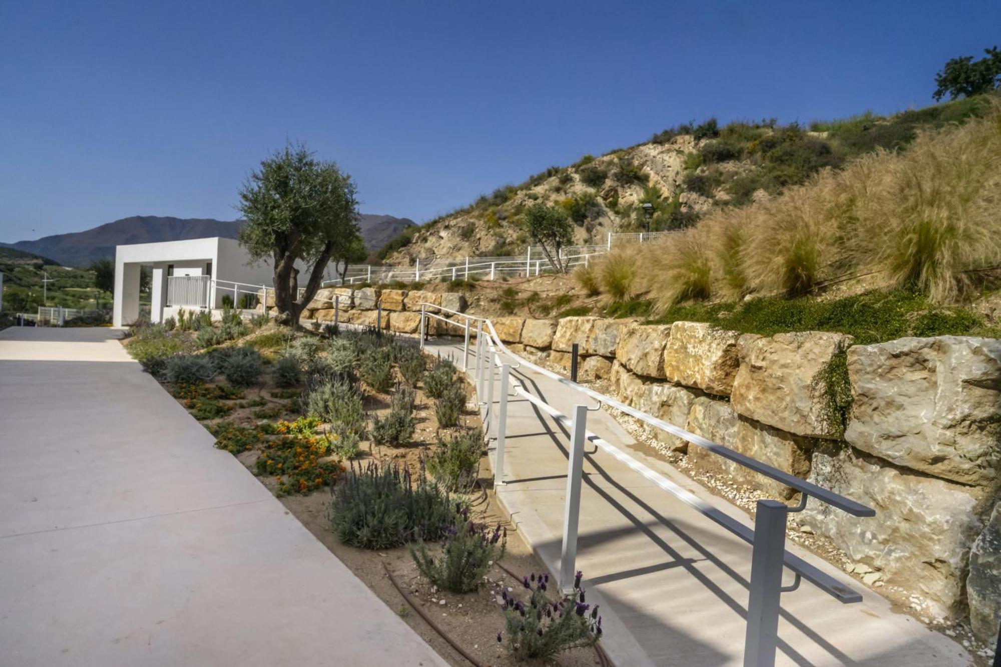 Apartamento Fabuloso Con Jardin Privado Y Jacuzzi