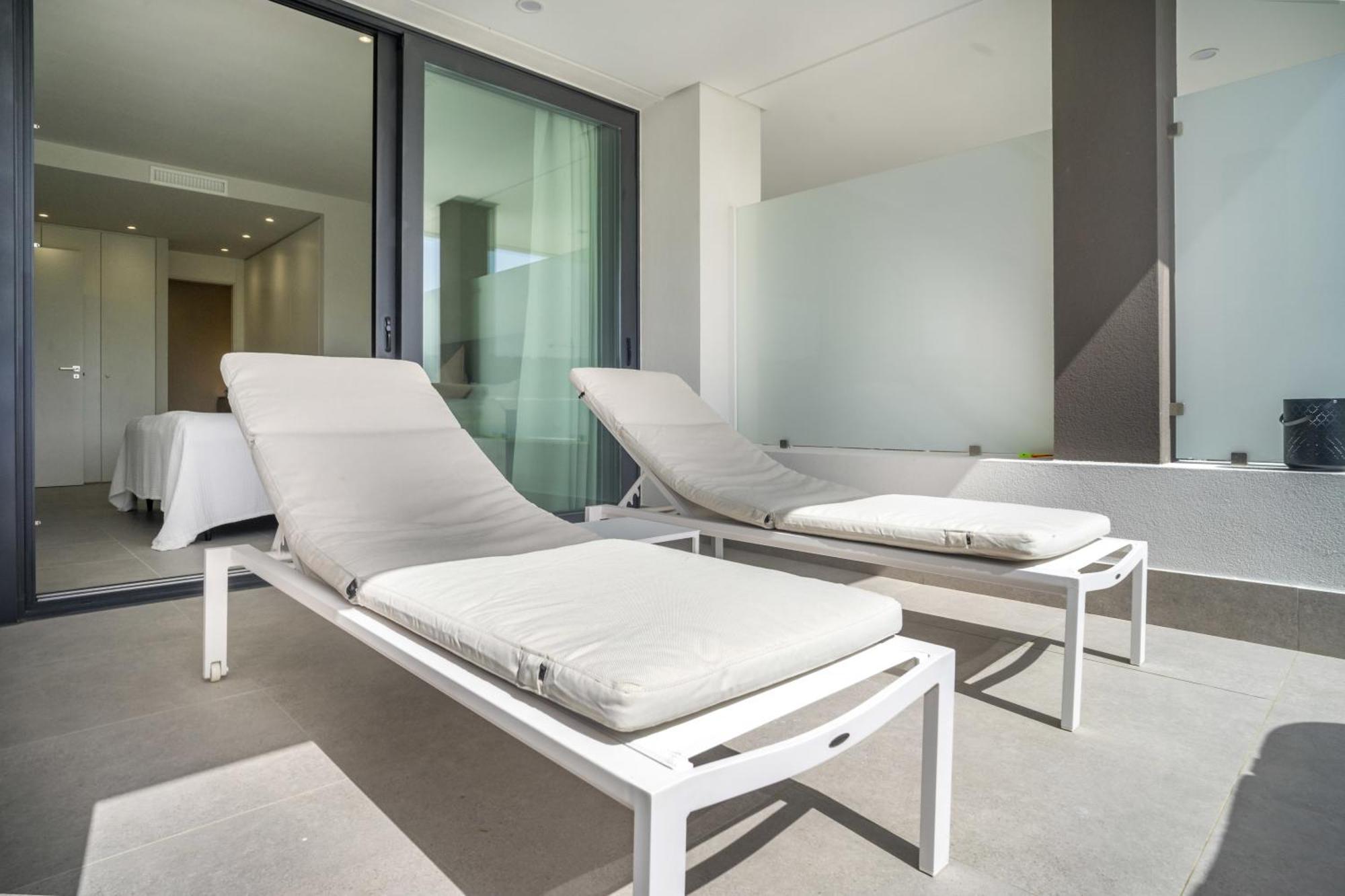 Apartamento Fabuloso Con Jardin Privado Y Jacuzzi Estepona