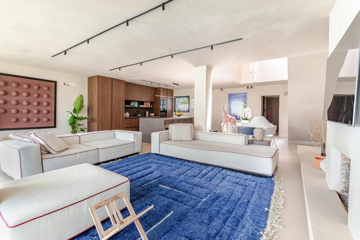 Stunning 4 Bedrooms En-suite In Marbella *