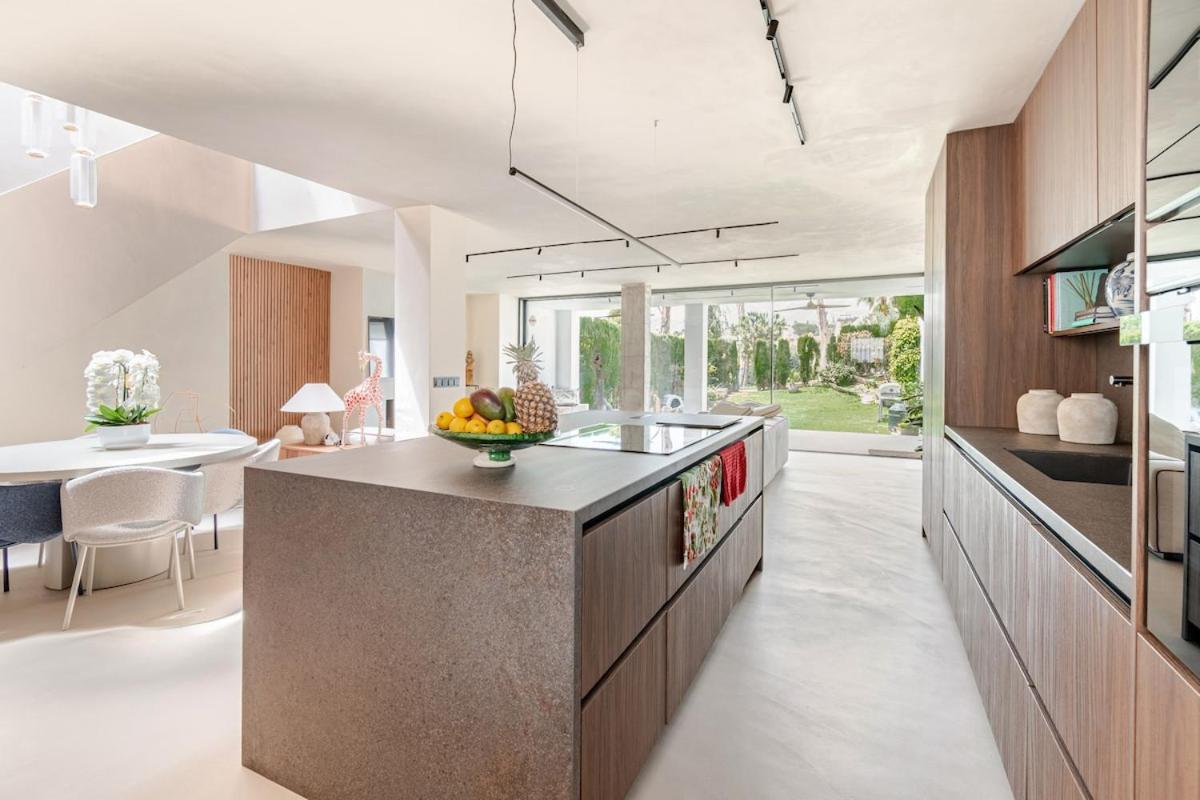 Stunning 4 Bedrooms En-suite In Marbella