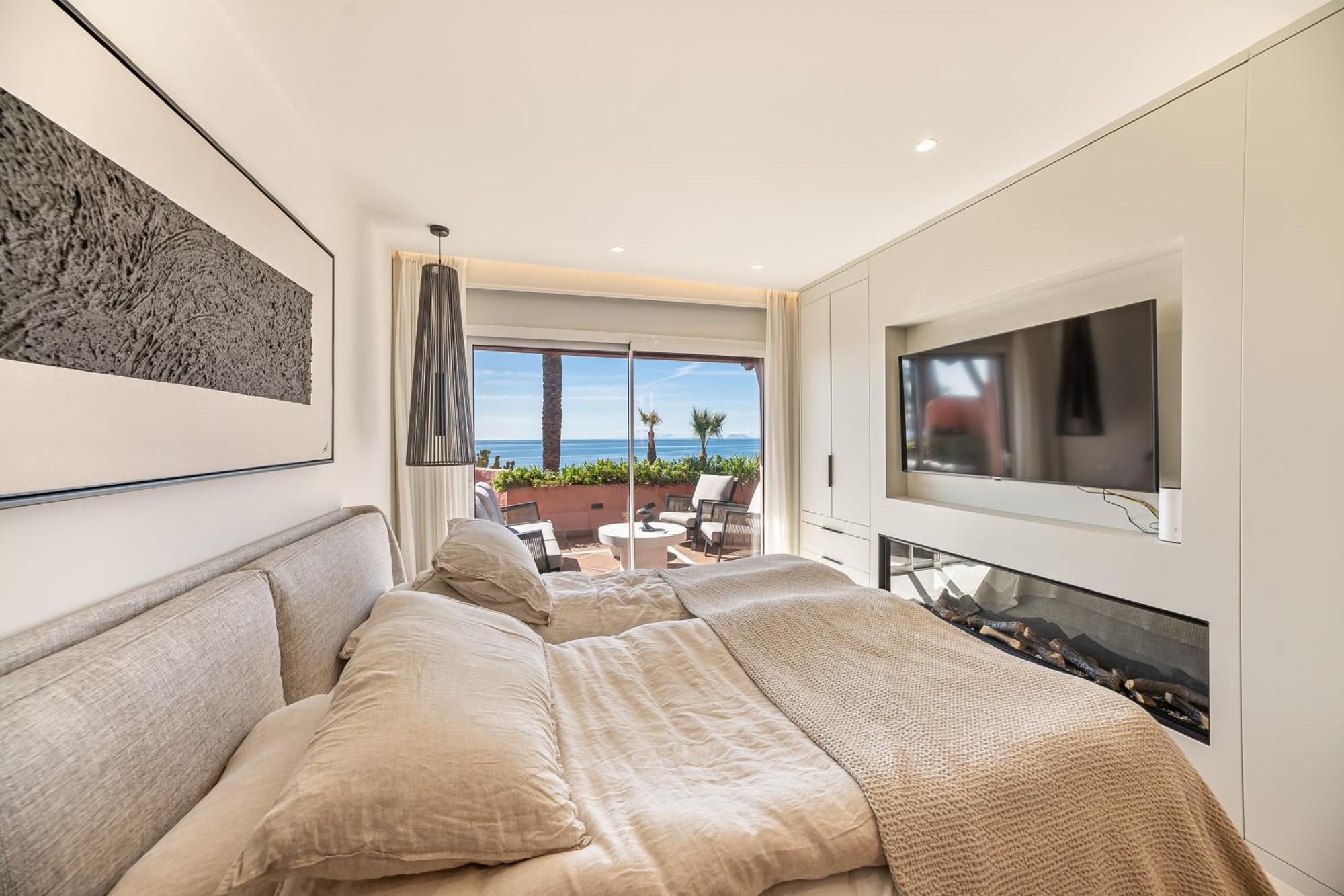 Cabo Bermejo Luxe - Luxury 3 Bedroom Sea Front * Estepona