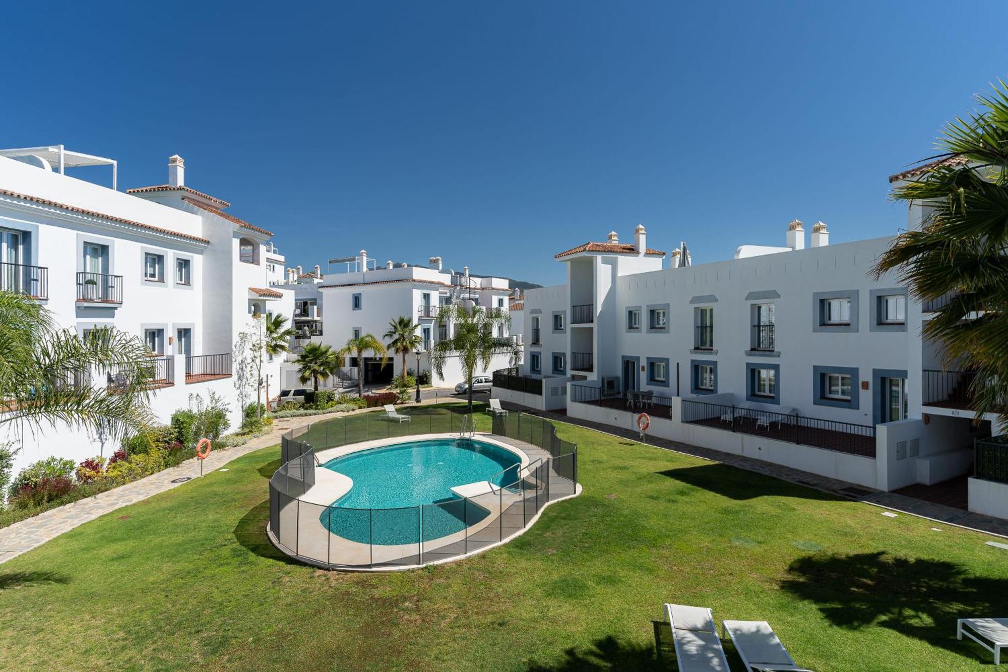 Apartment Paraiso Pueblo Penthouse With Solarium - 4202 Estepona