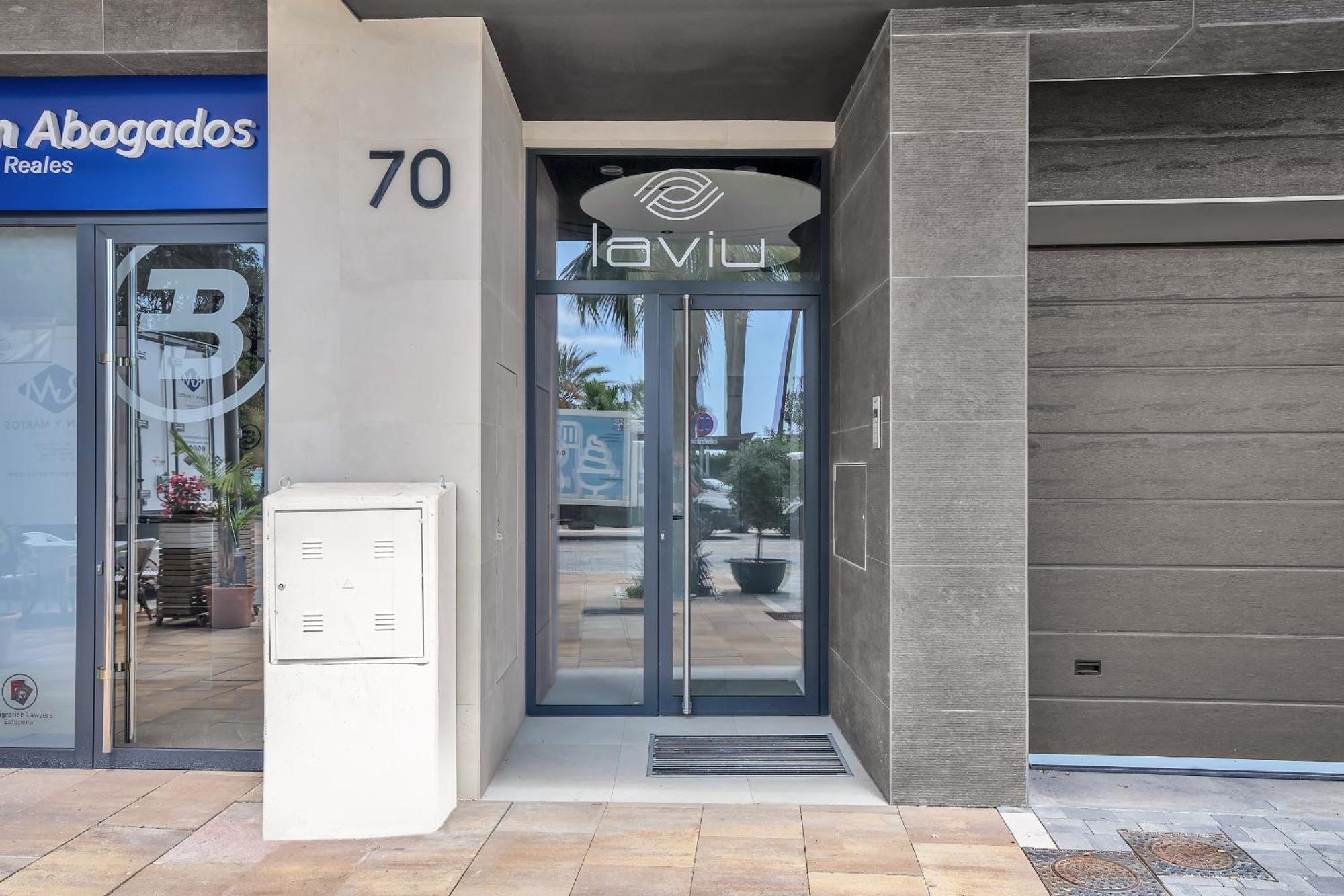 La Viu - Luxury Beachfront Apartamento