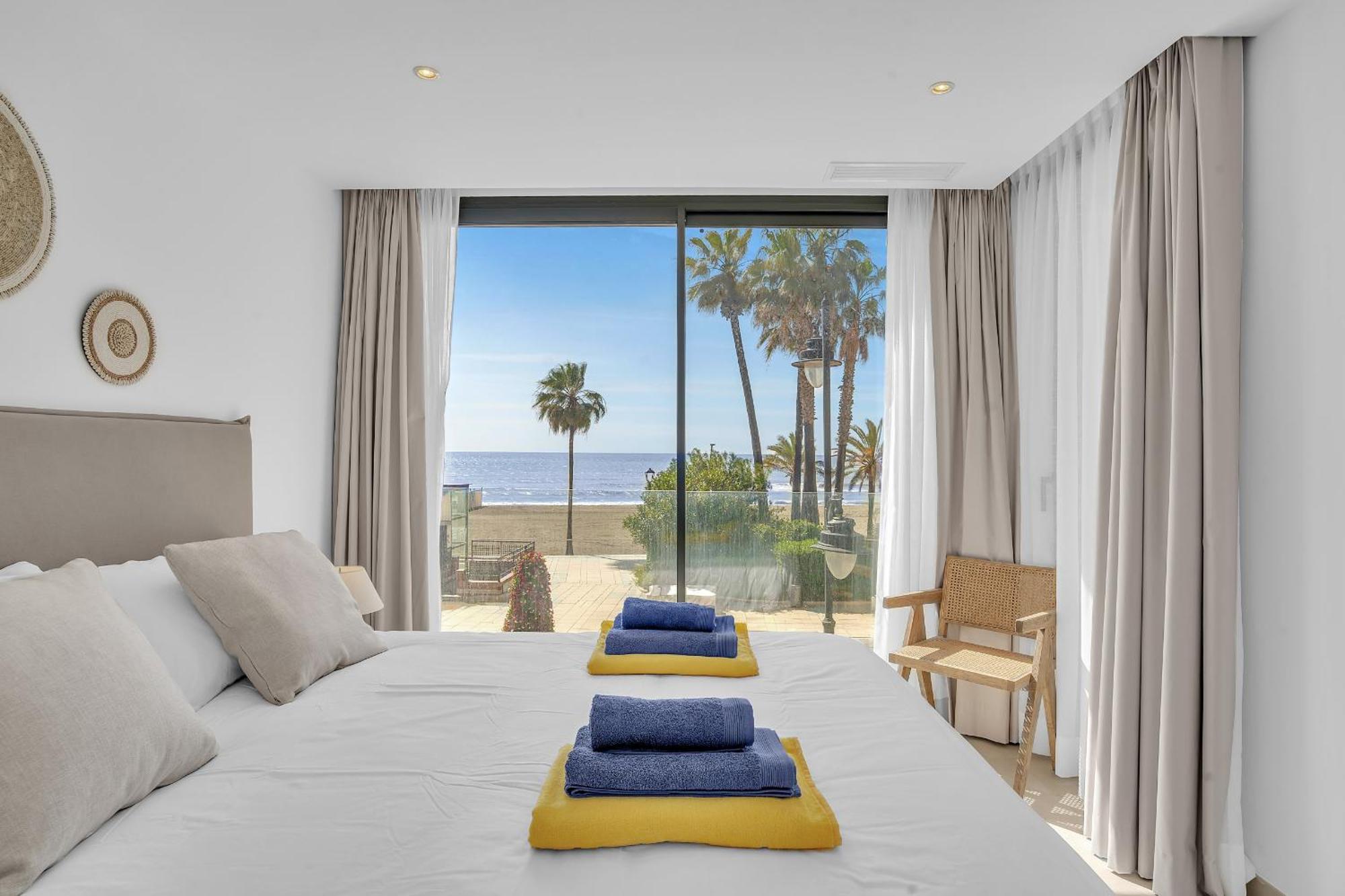 La Viu - Luxury Beachfront * Estepona